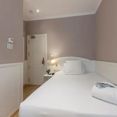 1881 Balneario Vichy Catalan Hotel 3*